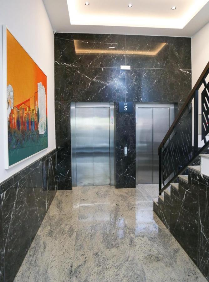 Central Luxury Apartment 프리슈티나 외부 사진